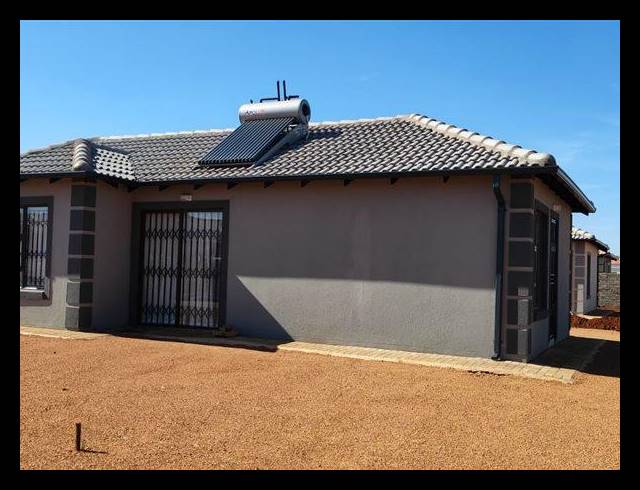 2 BEDROOM HOUSE FOR SALE IN REIGERPARK